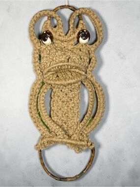Vintage 70s Macramé Frog Towel Holder Wall Hanging Boho Jute Ceramic Eyes 26x12